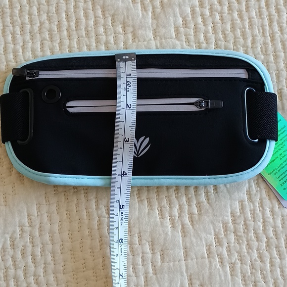 🆕 Forever21 Slim Fanny Pack - Picture 7 of 8